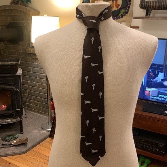 80’s INCREDIBLE SPACE SHUTTLE CHALLENGER AND ASTRONAUT EMBROIDERED NECKTIE. - Picture 4 of 10